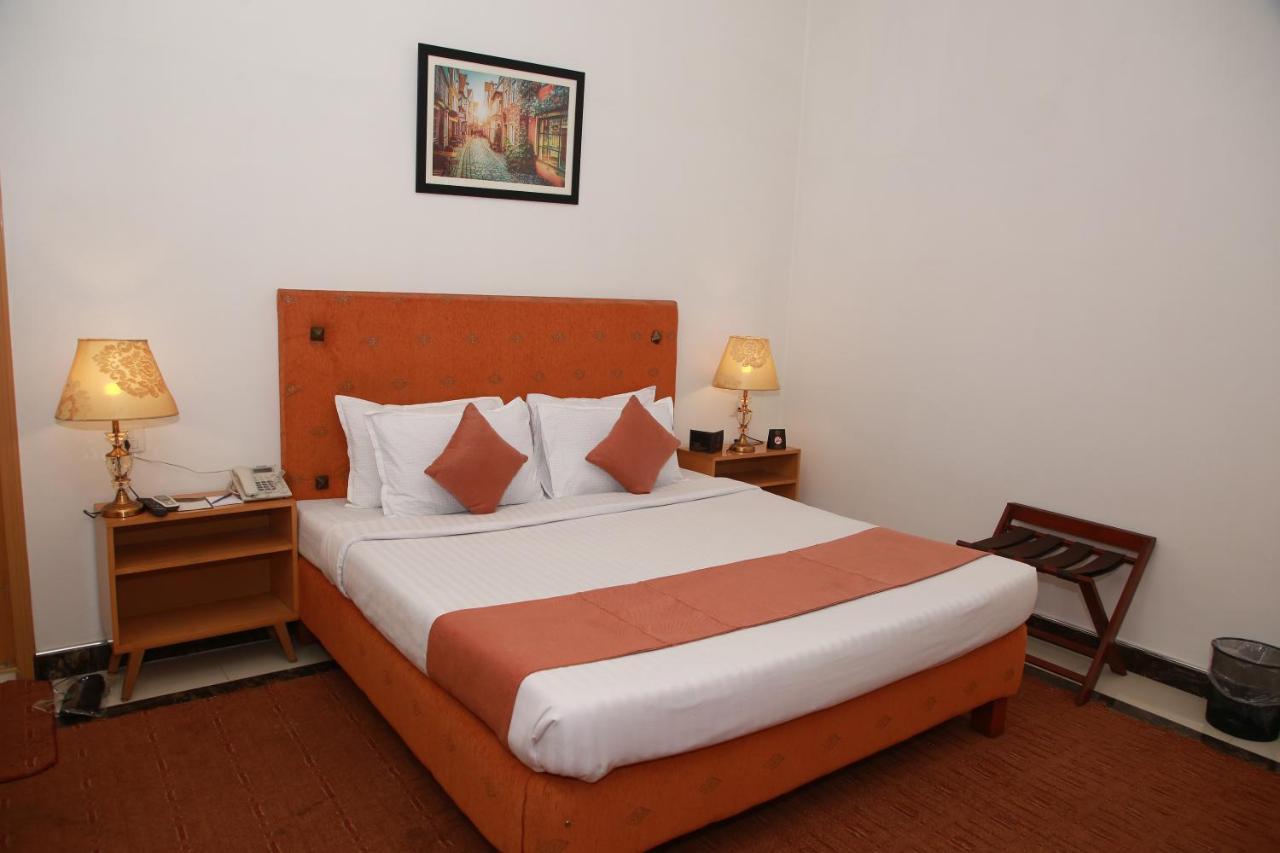 Lawrence View Hotel, Lahore Extérieur photo