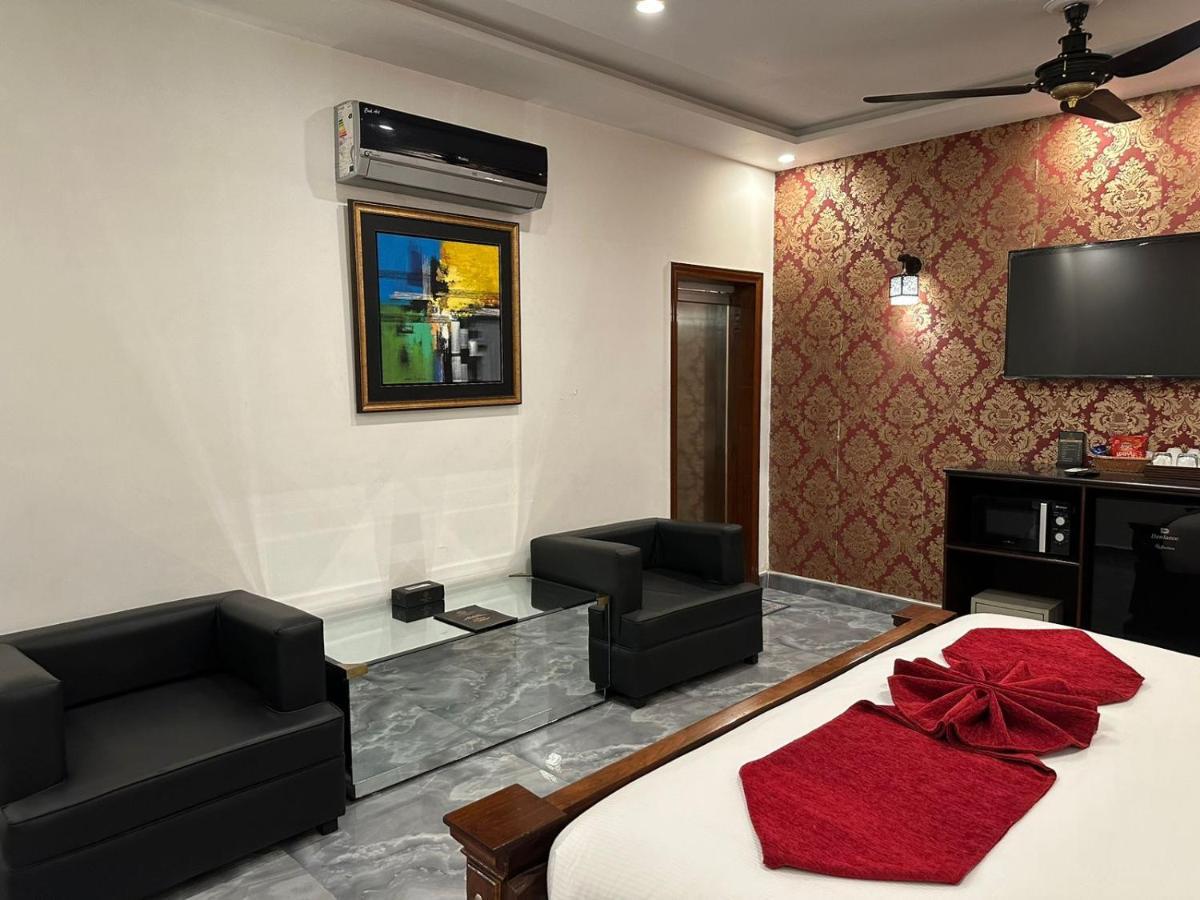 Lawrence View Hotel, Lahore Extérieur photo
